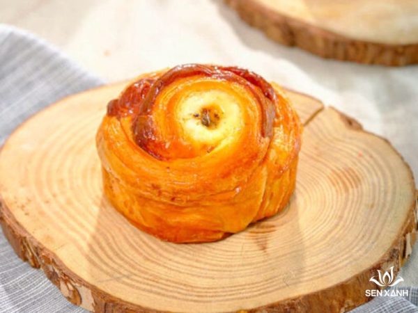 Bánh Danish Bacon Cheese