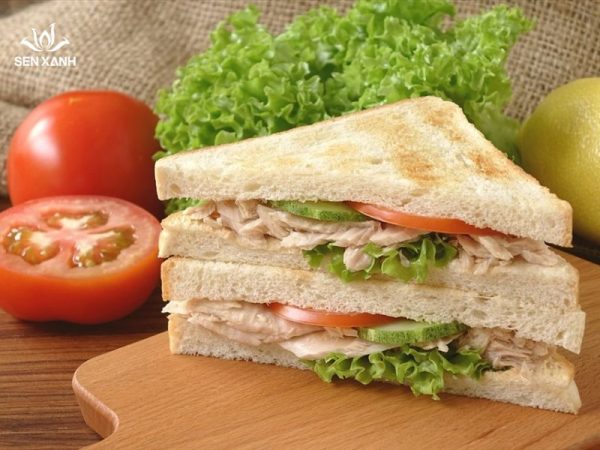 Bánh Sandwich Cá Ngừ