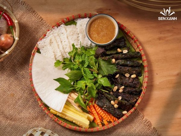 Bánh hỏi cuốn bò lá lốt