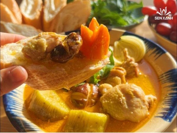 Cà ri gà bánh mì baguettes