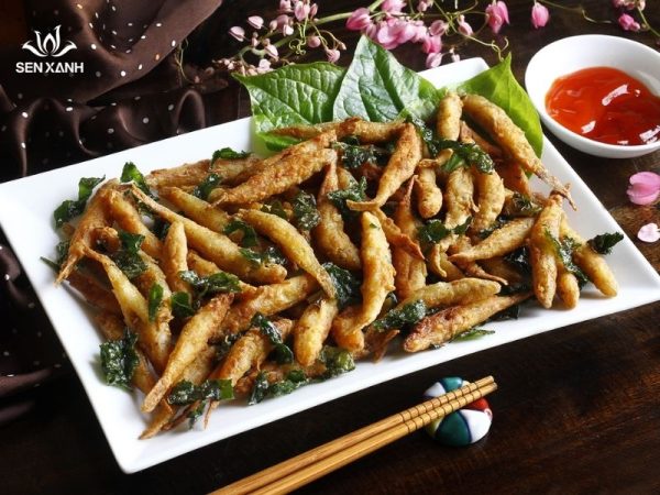 Cá suối chiên lá lốt