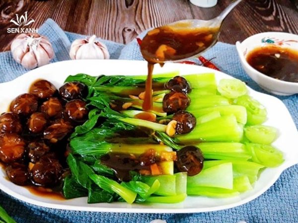 Cải thìa sốt nấm đông cô