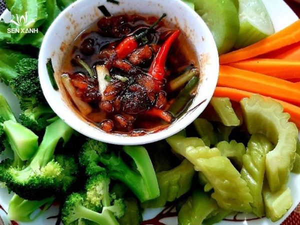 Củ quả luộc chấm vừng kho quẹt
