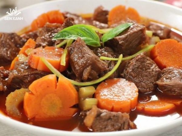Dẻ sườn bò hầm rau củ