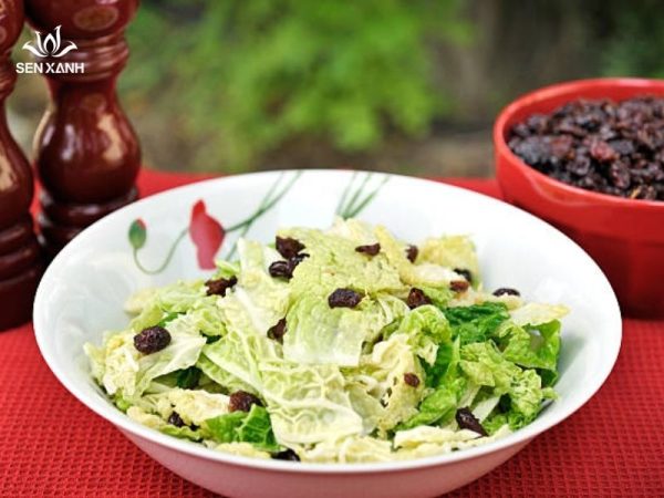 Salad cải thảo nho khô