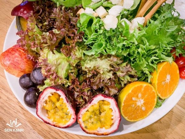 Salad rau sốt chanh leo