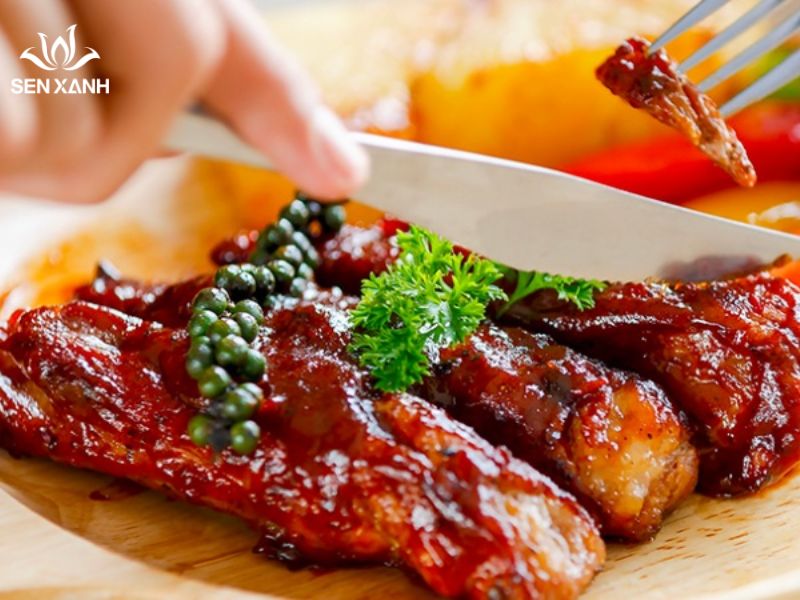 Sườn non xông khói sốt BBQ