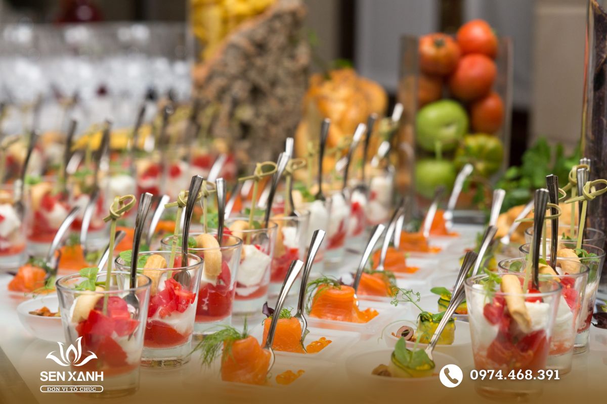 Tiệc finger food nhỏ gọn v&agrave; đẹp mắt