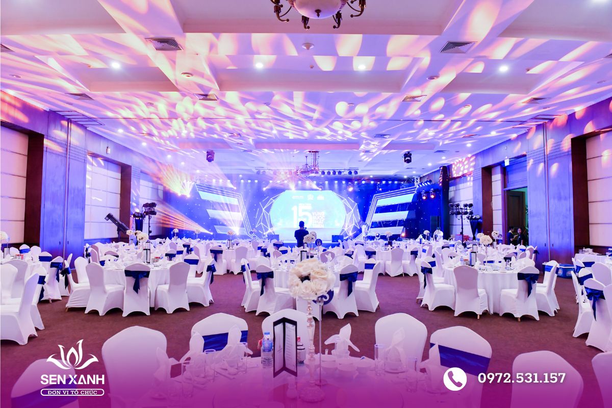 Tiệc kỷ niệm c&ocirc;ng ty