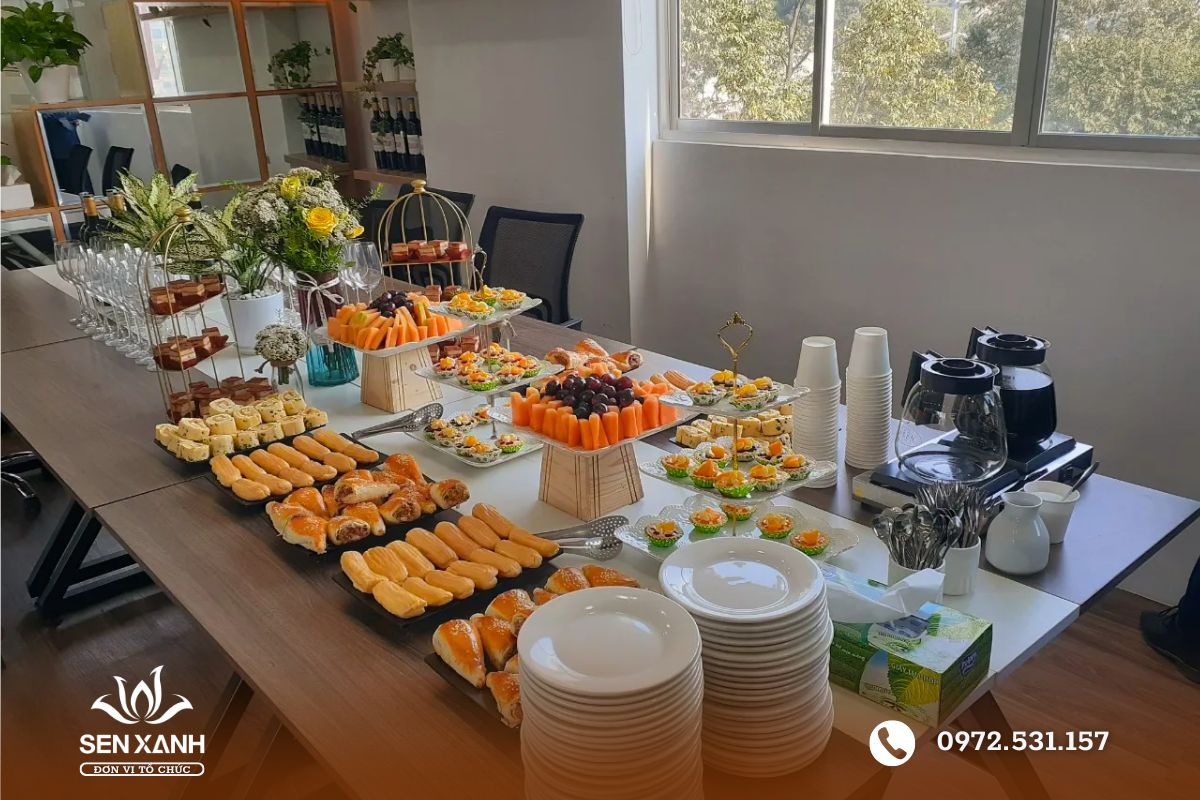 Tiệc tr&agrave; l&agrave; thời gian nghỉ ngơi giữa giờ