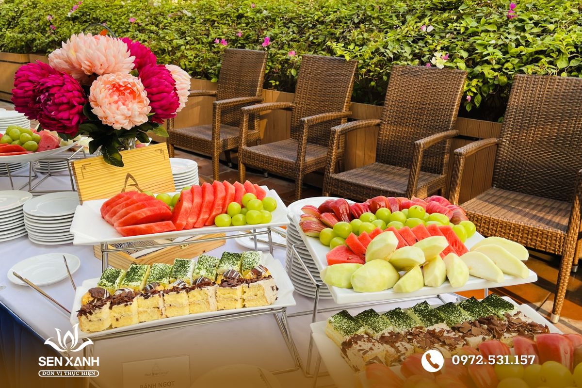 Tiệc teabreak được tr&igrave;nh b&agrave;y đẹp mắt