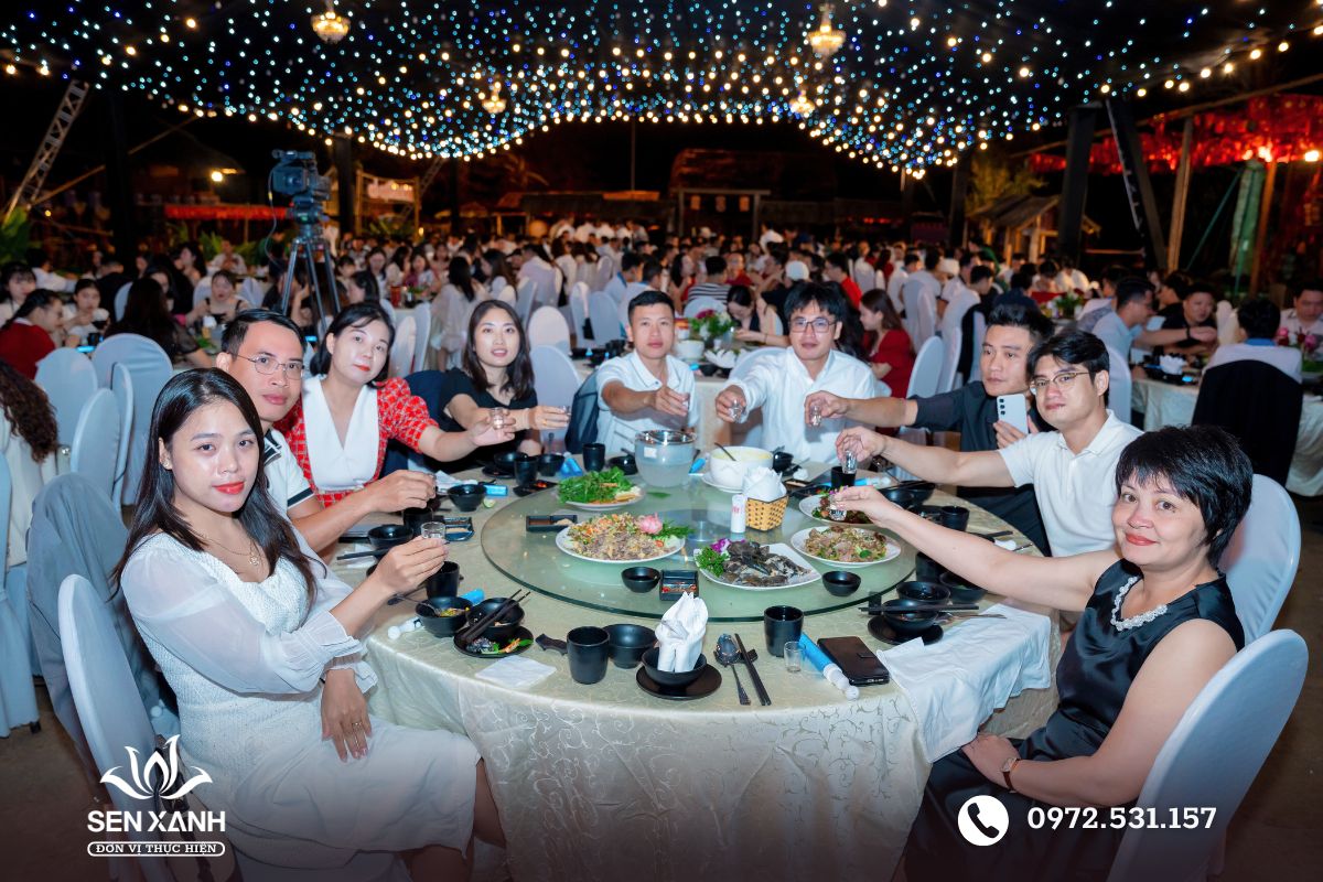 B&agrave;n tr&ograve;n sử dụng phổ biến trong nhiều sự kiện