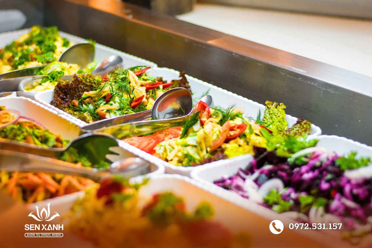 Tiệc buffet được c&acirc;n bằng giữa hương vị v&agrave; m&agrave;u sắc
