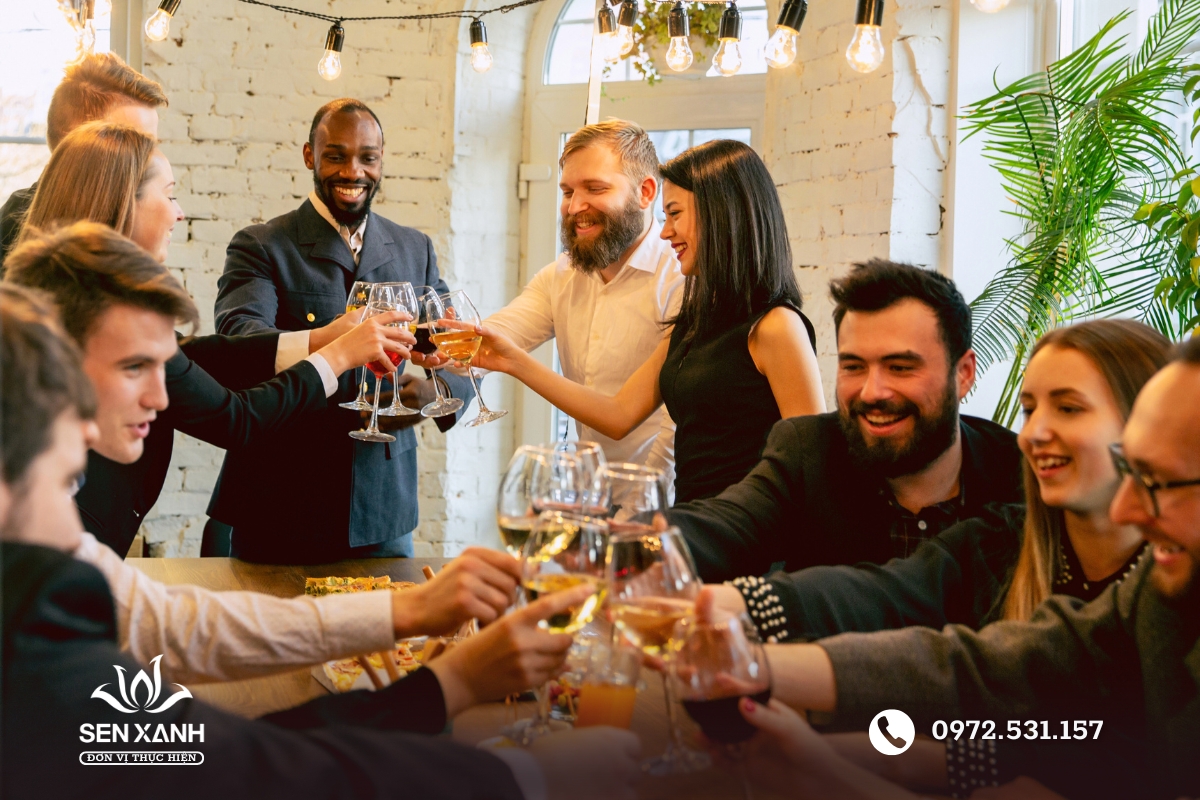 Tổ chức tiệc nhỏ gọn mang t&iacute;nh kết nối