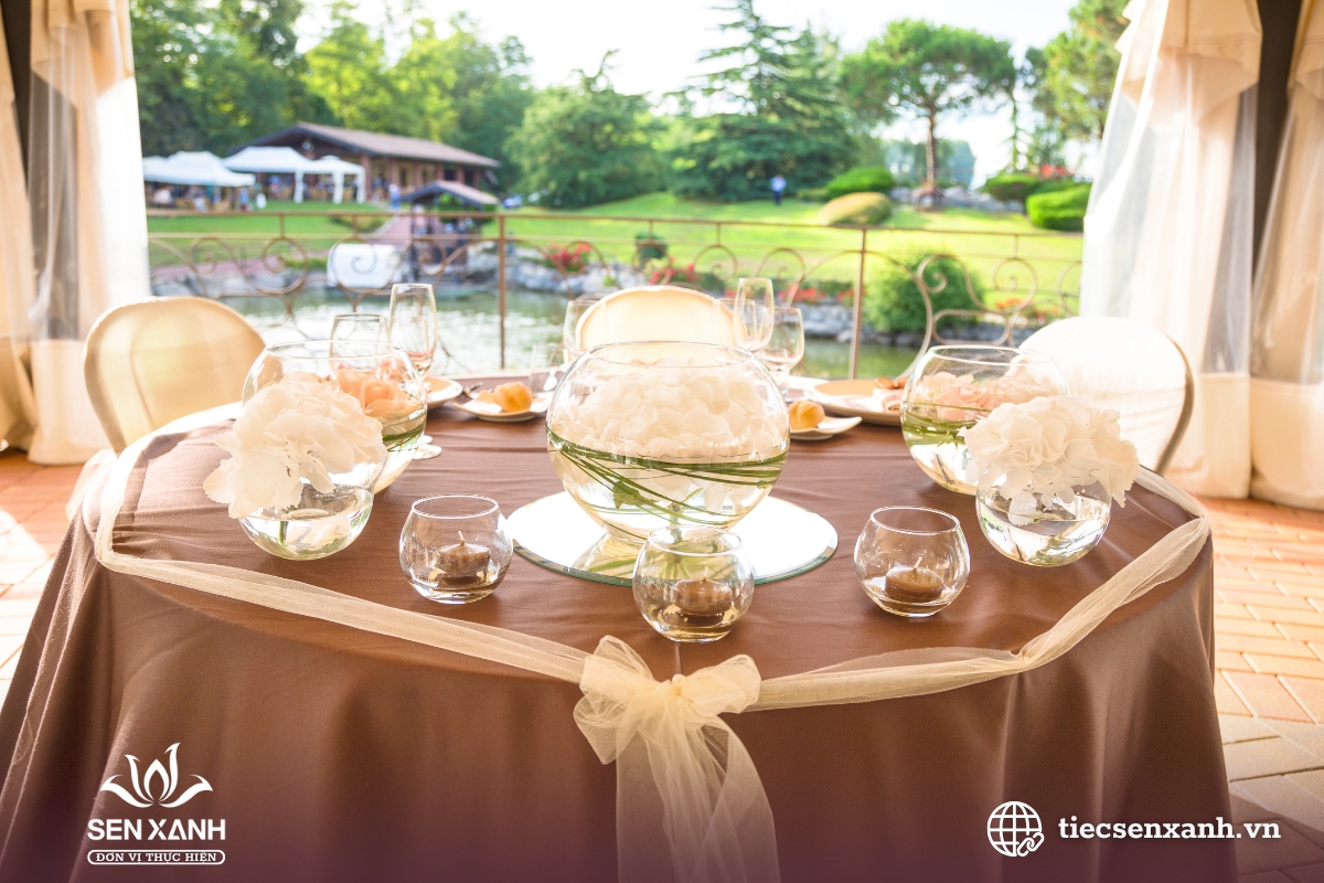 Dịch vụ tiệc cưới trọn g&oacute;i tại Tiệc Sen Xanh