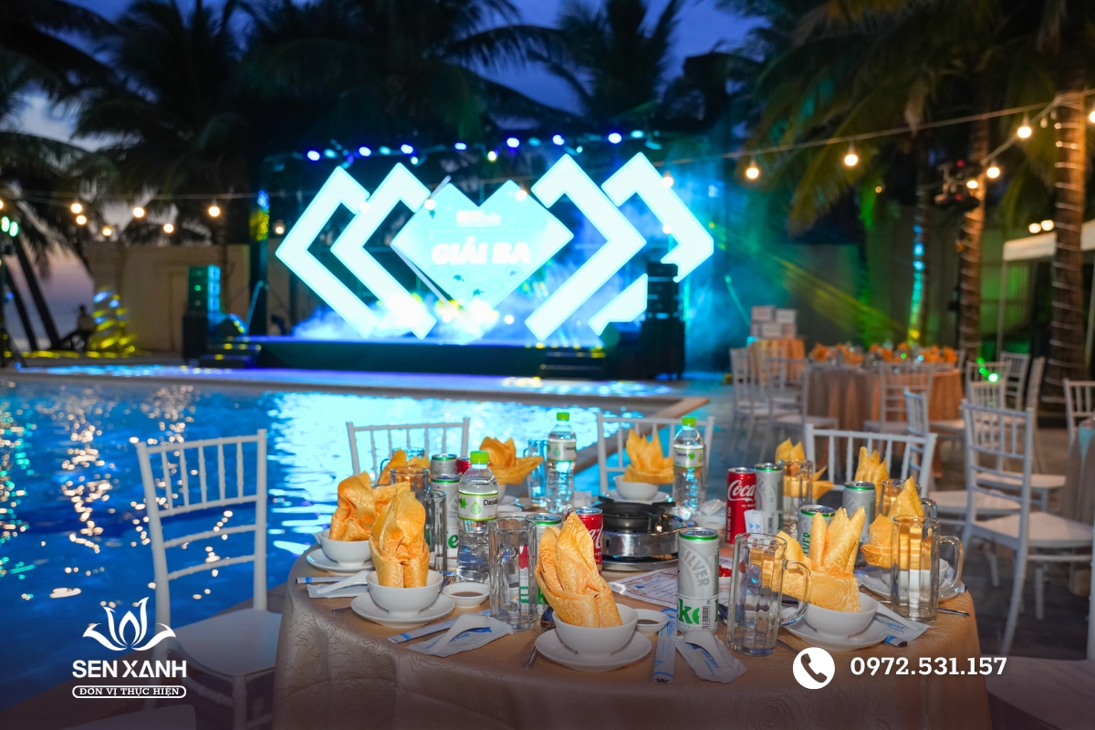 Gala dinner tại bể bơi mang phong c&aacute;ch trẻ trung mới mẻ&nbsp;&nbsp;