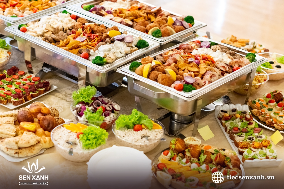 Món chính tiệc buffet đặc sắc và giàu năng lượng Món chính tiệc buffet đặc sắc và giàu năng lượng