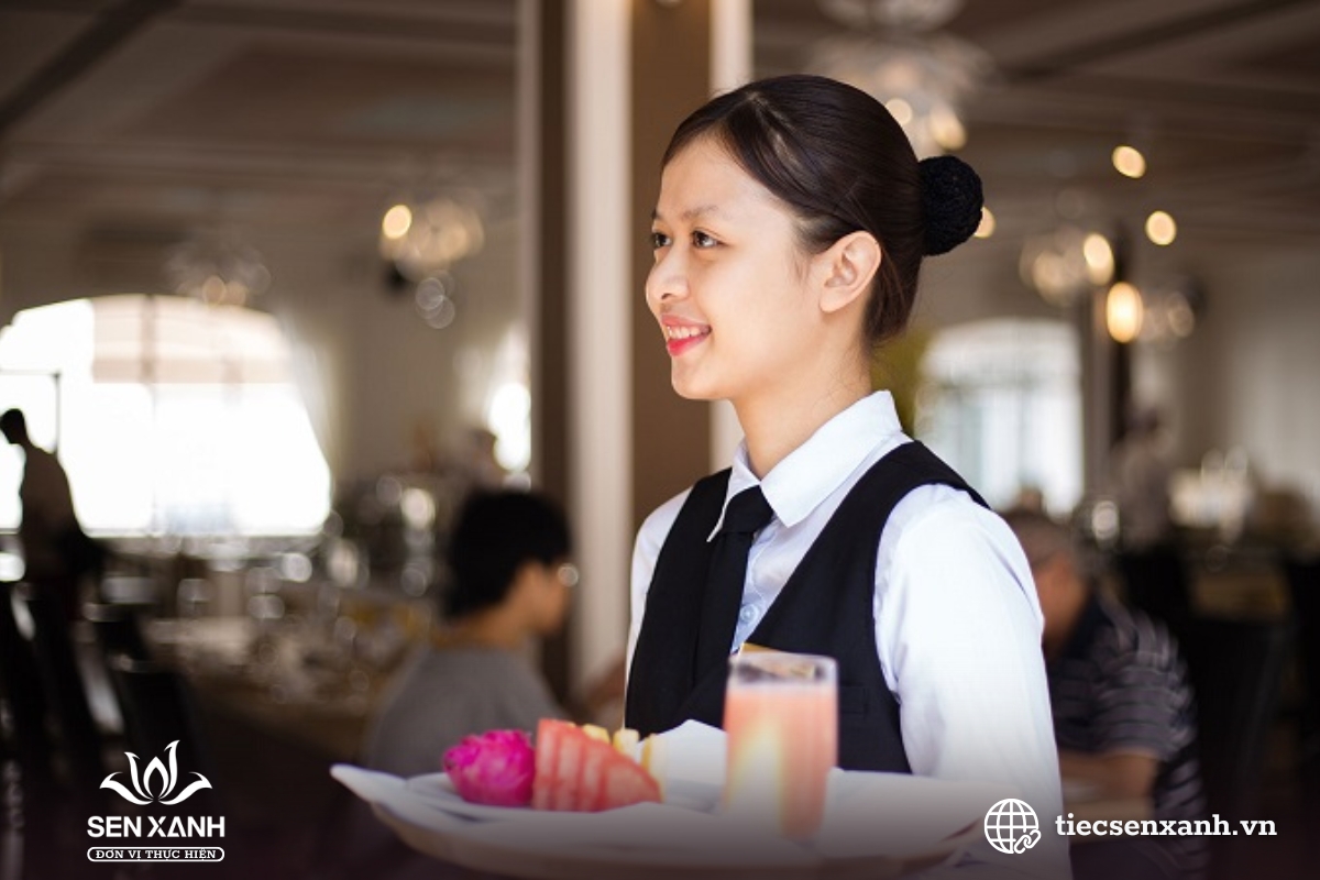 Quy tr&igrave;nh phục vụ chuy&ecirc;n nghiệp trong tiệc sự kiện