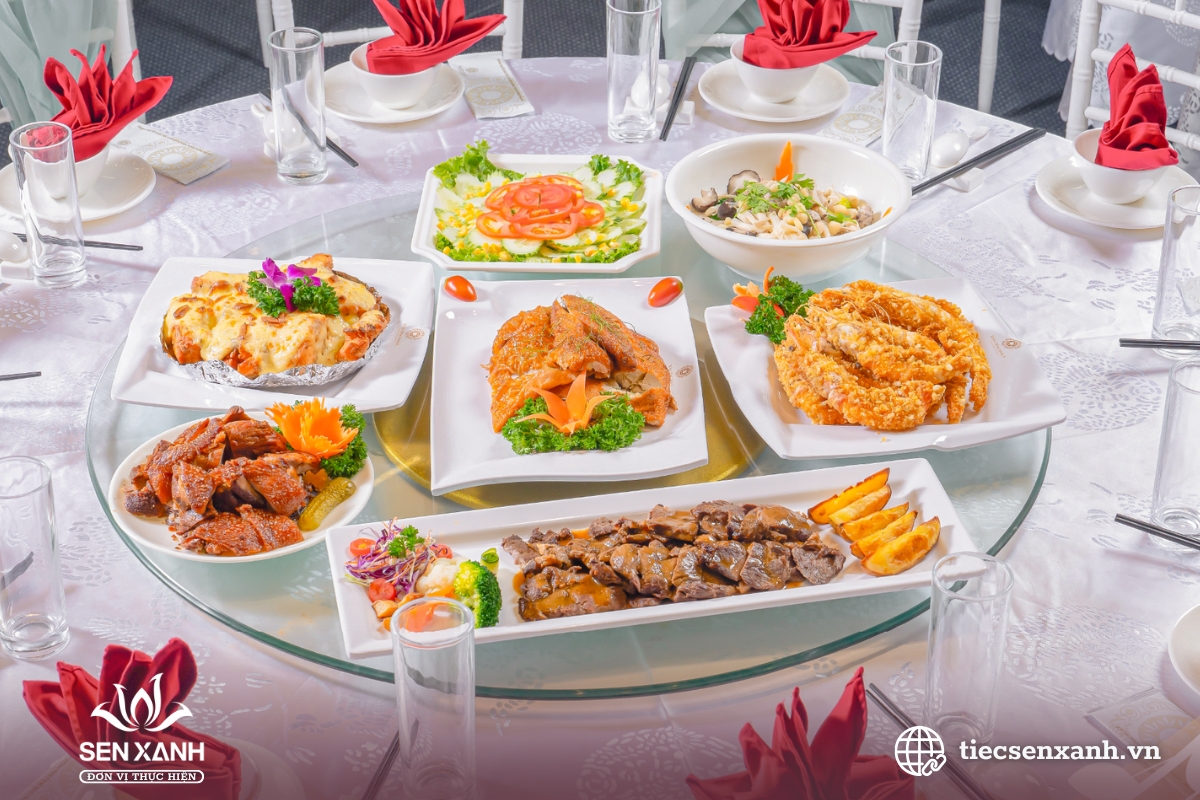 Tiệc b&agrave;n m&acirc;m truyền thống cho đ&aacute;m cưới