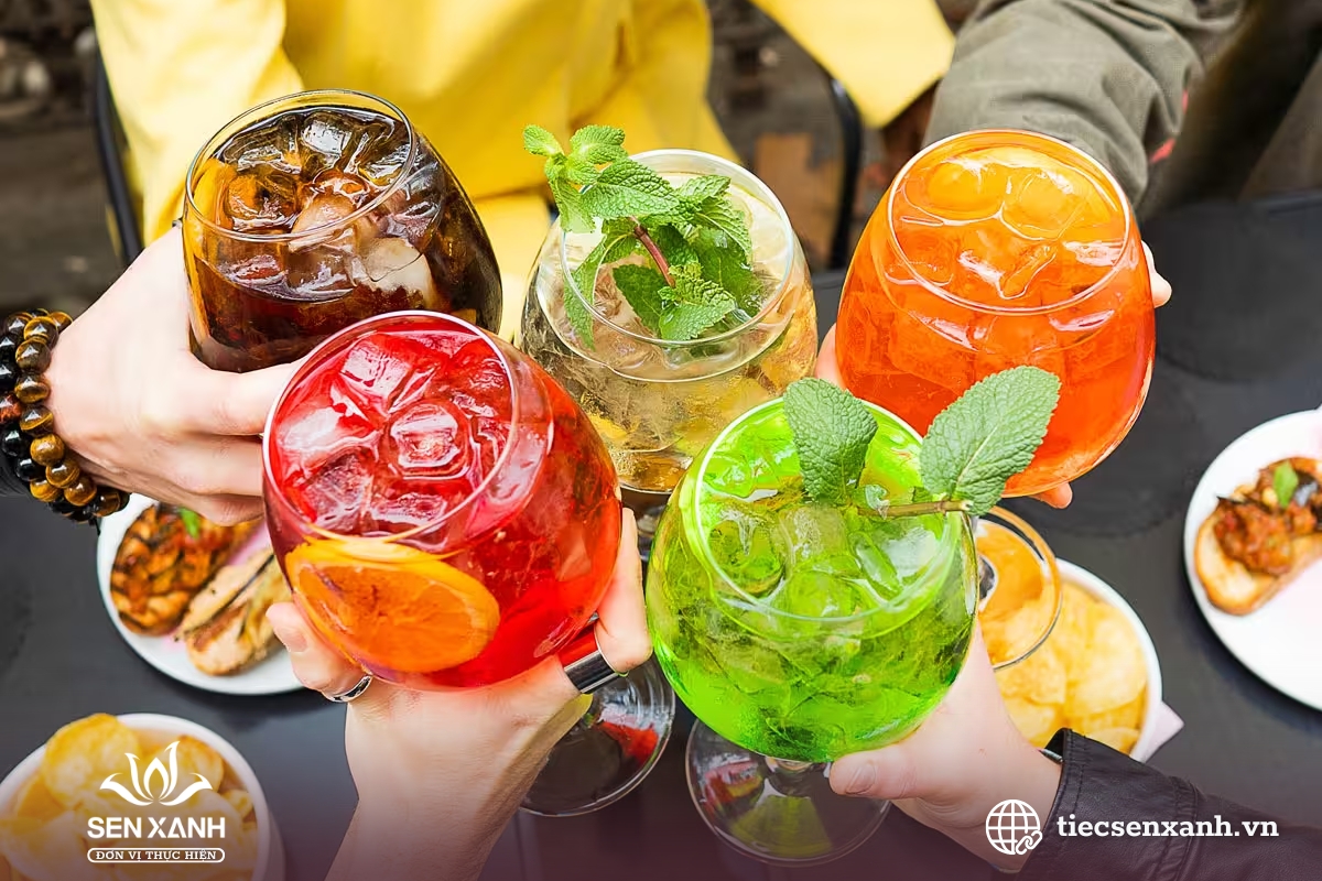 Tiệc cocktail hiện đại dễ giao lưu v&agrave; thưởng thức