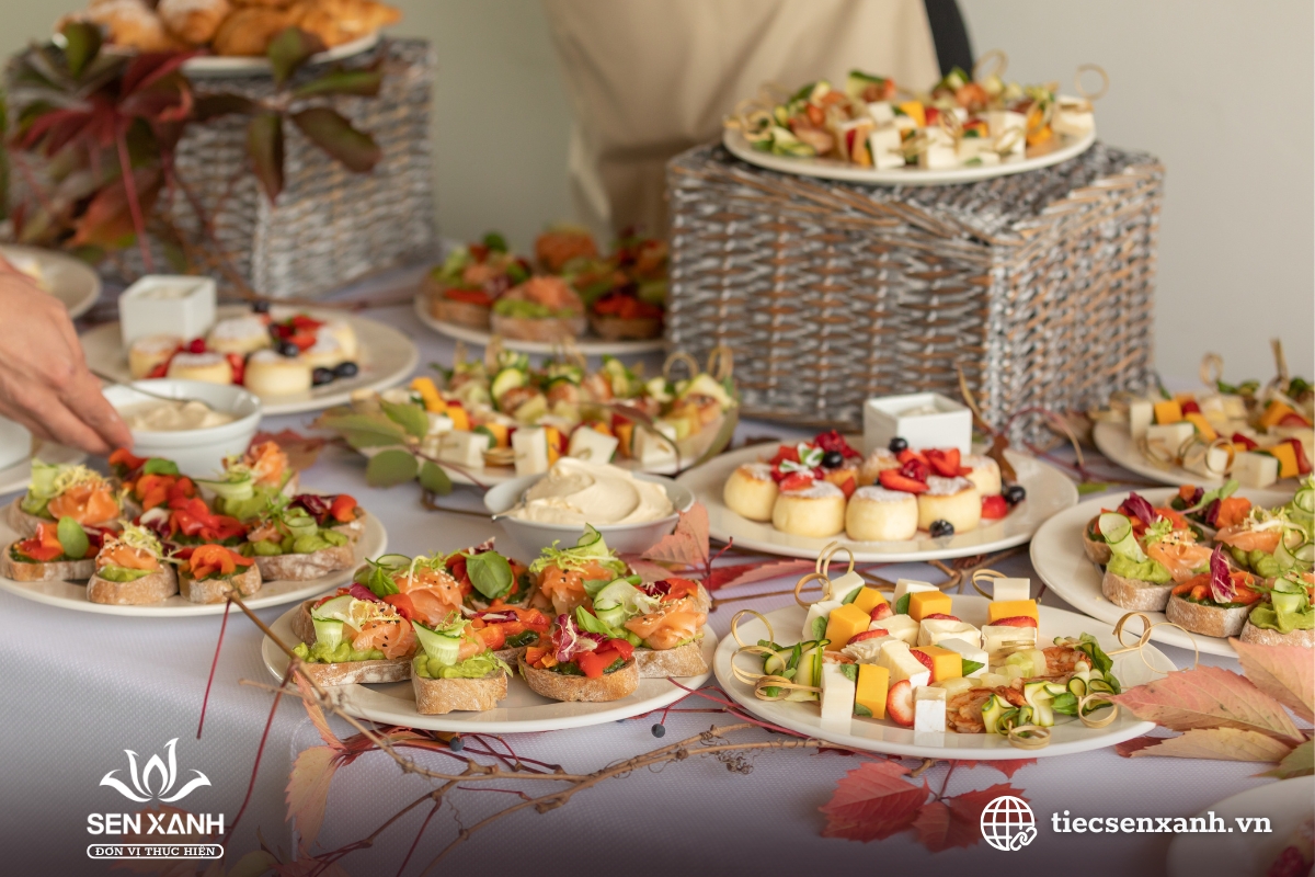 Tiệc finger food sự kết hợp h&agrave;i h&ograve;a giữa m&agrave;u sắc v&agrave; hương vị