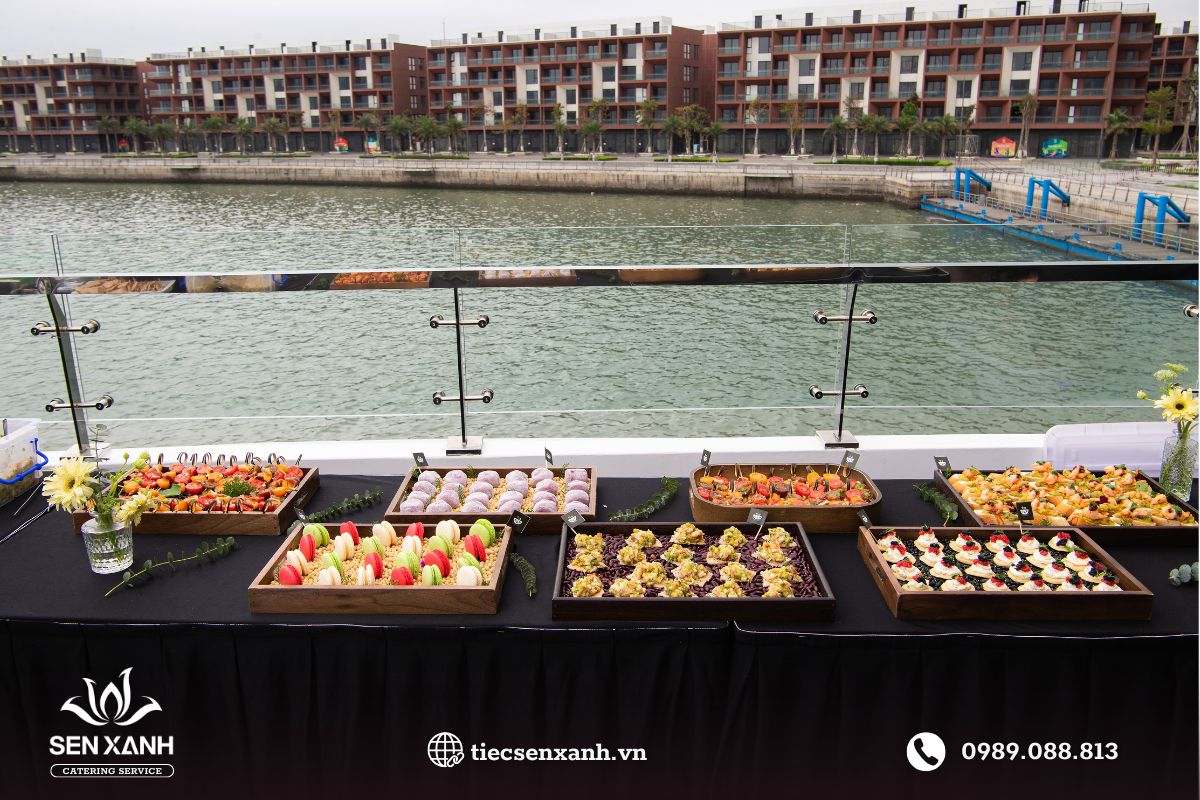 C&aacute;c m&oacute;n ăn Finger food