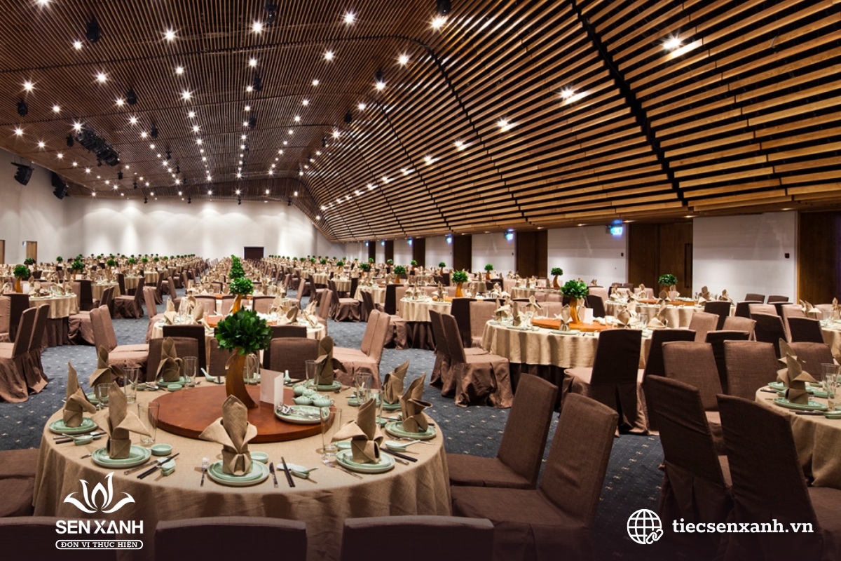 Chọn địa điểm tổ chức Year End Party