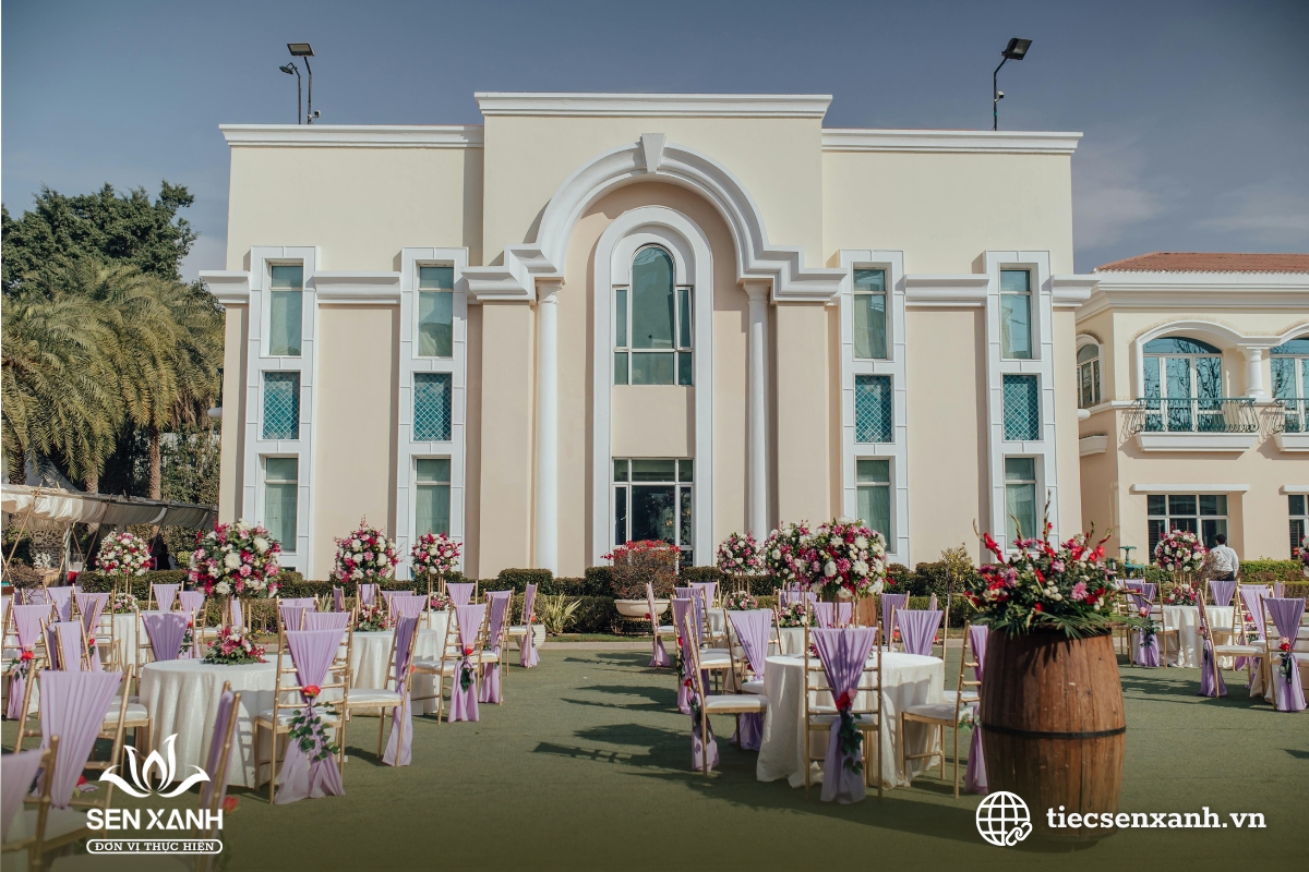 Địa điểm tổ chức tiệc đ&iacute;nh h&ocirc;n ngo&agrave;i trời