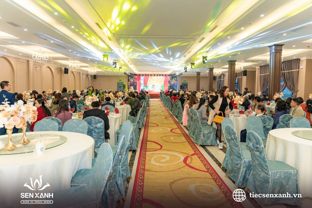 Dịch vụ tổ chức tiệc kỷ niệm trọn g&oacute;i tại Tiệc Sen Xanh