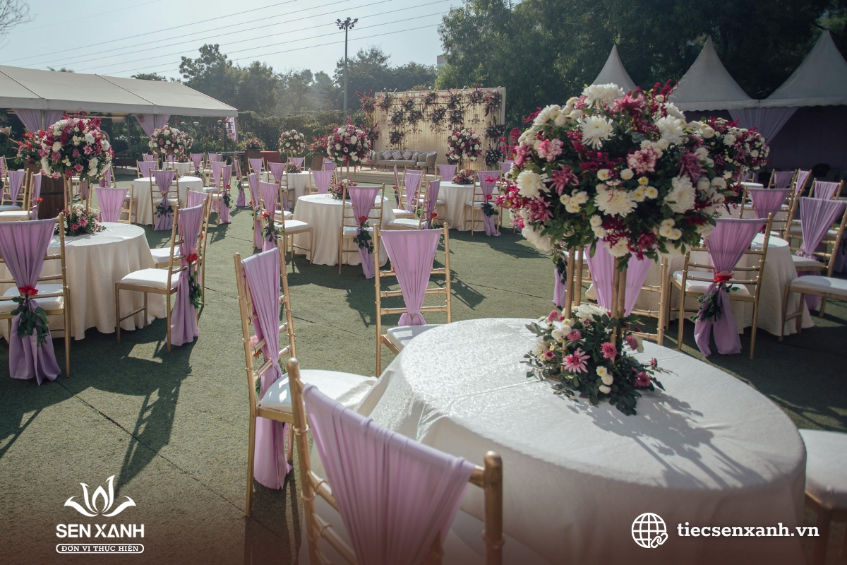 Đơn vị tổ chức tiệc đ&iacute;nh h&ocirc;n chuy&ecirc;n nghiệp