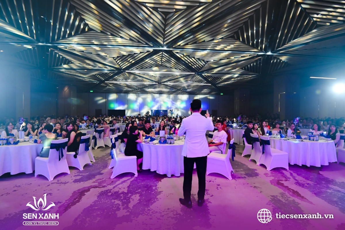 L&ecirc;n danh s&aacute;ch kh&aacute;ch mời cho buổi tiệc gala dinner