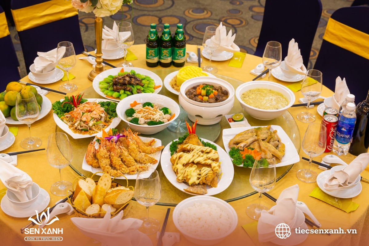 Set menu tiệc kỷ niệm th&agrave;nh lập sang trọng