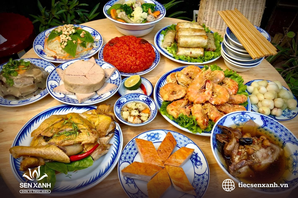 Sự chỉn chu v&agrave; trang trọng trong buổi tiệc cuối năm