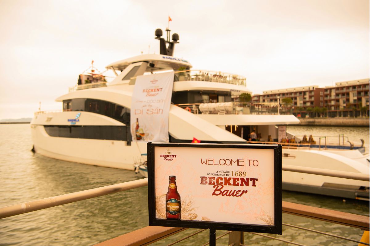 Tiệc finger food trên du thuyền của Beckent Bauer