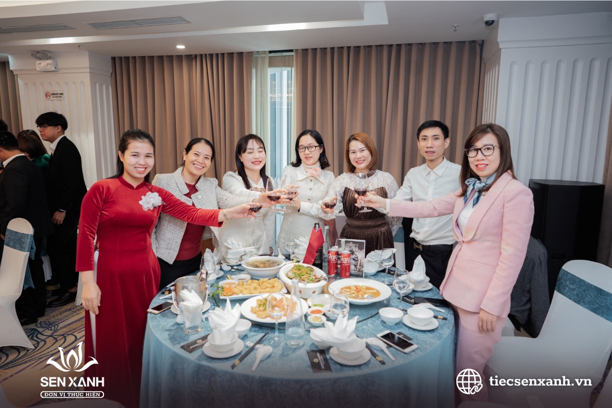 Tiệc tất ni&ecirc;n gi&uacute;p giao lưu gắn kết c&aacute;c th&agrave;nh vi&ecirc;n