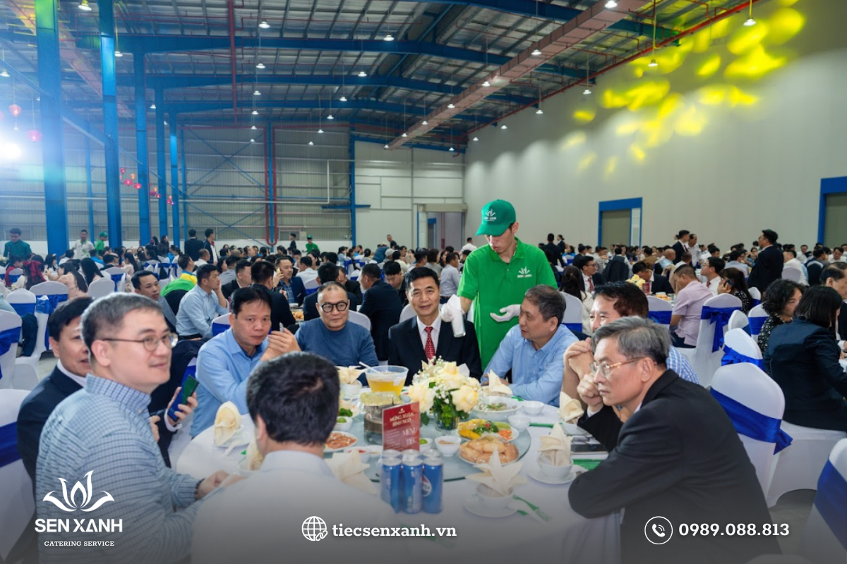 Phục vụ tận t&acirc;m &ndash; Trọn vẹn từng b&agrave;n tiệc