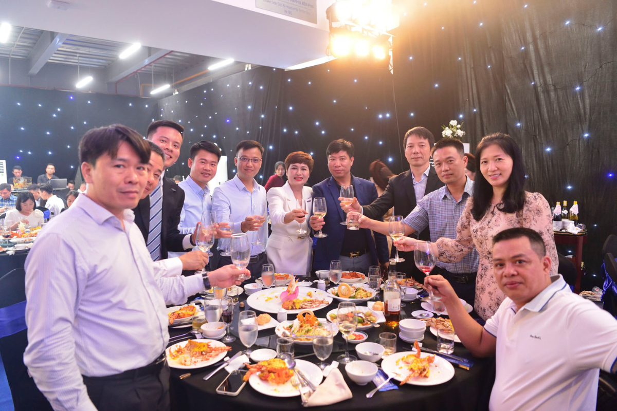 Khoảnh khắc kết nối &ndash; N&acirc;ng tầm gi&aacute; trị doanh nghiệp