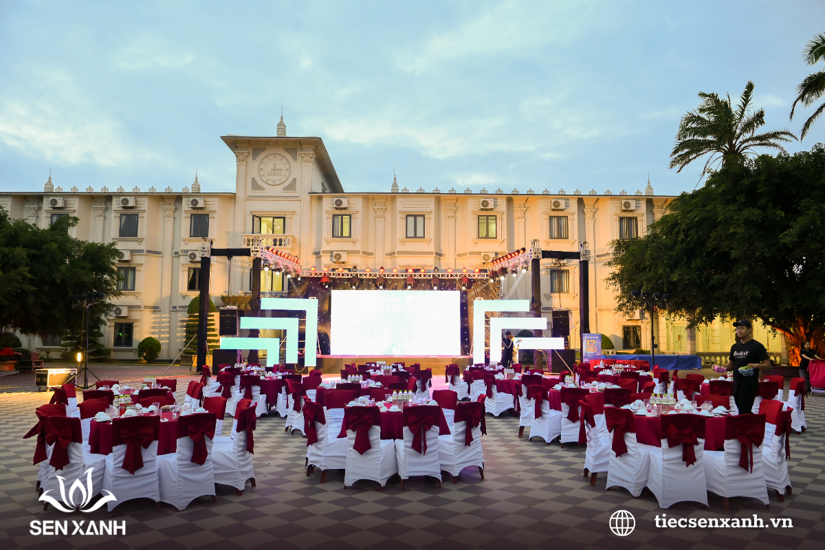Catering cho sự kiện doanh nghiệp với kh&ocirc;ng gian phục vụ chuy&ecirc;n nghiệp