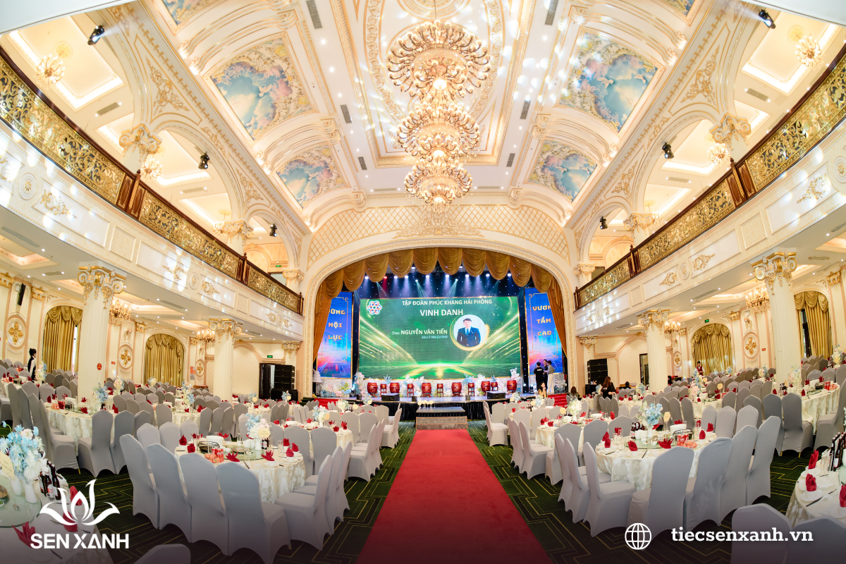 Kh&aacute;ch h&agrave;ng đặt dịch vụ catering sự kiện tại Tiệc Sen Xanh