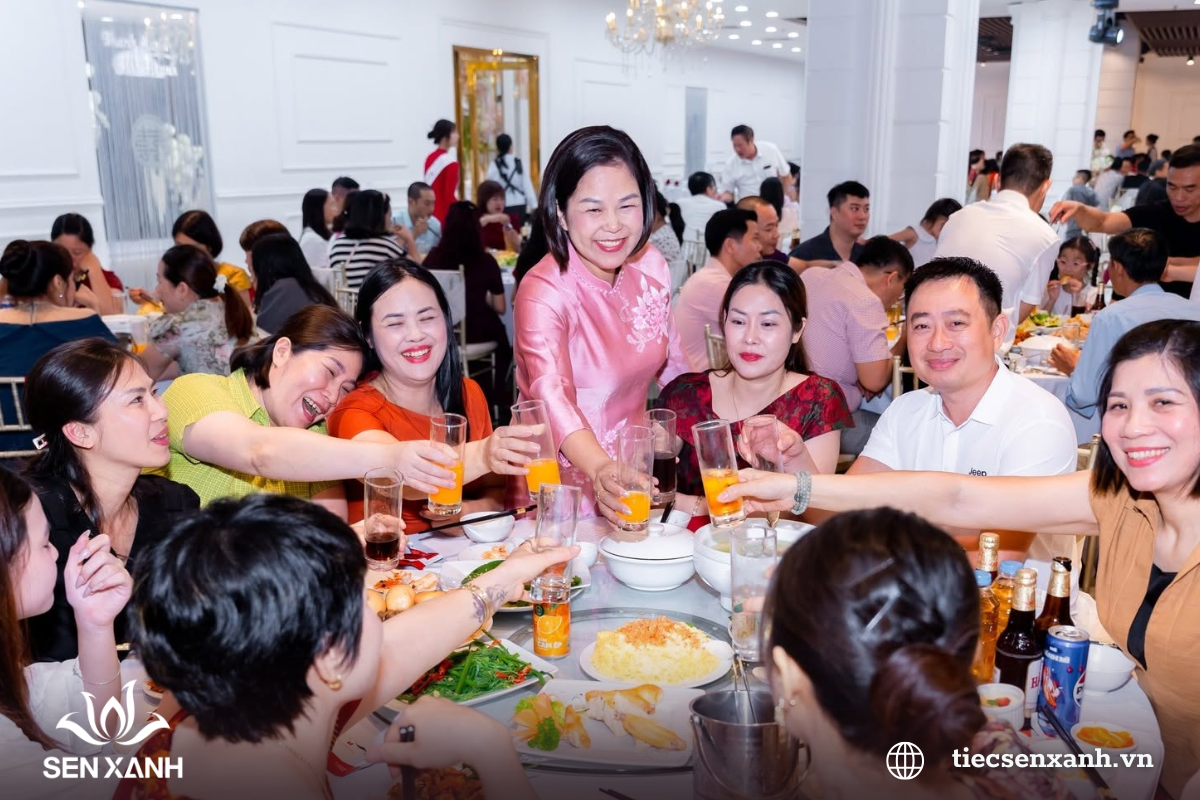 Tổ chức tiệc gia đ&igrave;nh tại Hải Dương ấm c&uacute;ng